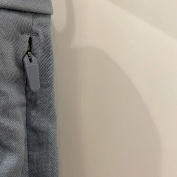 Lululemon Men’s Slate Blue Shorts—Pockets-1 Zippered—Great Condition—Size 31 - Picture 3 of 8